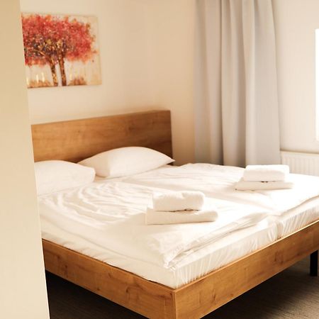 Golden Golem Hotel & Spa Прага Екстер'єр фото