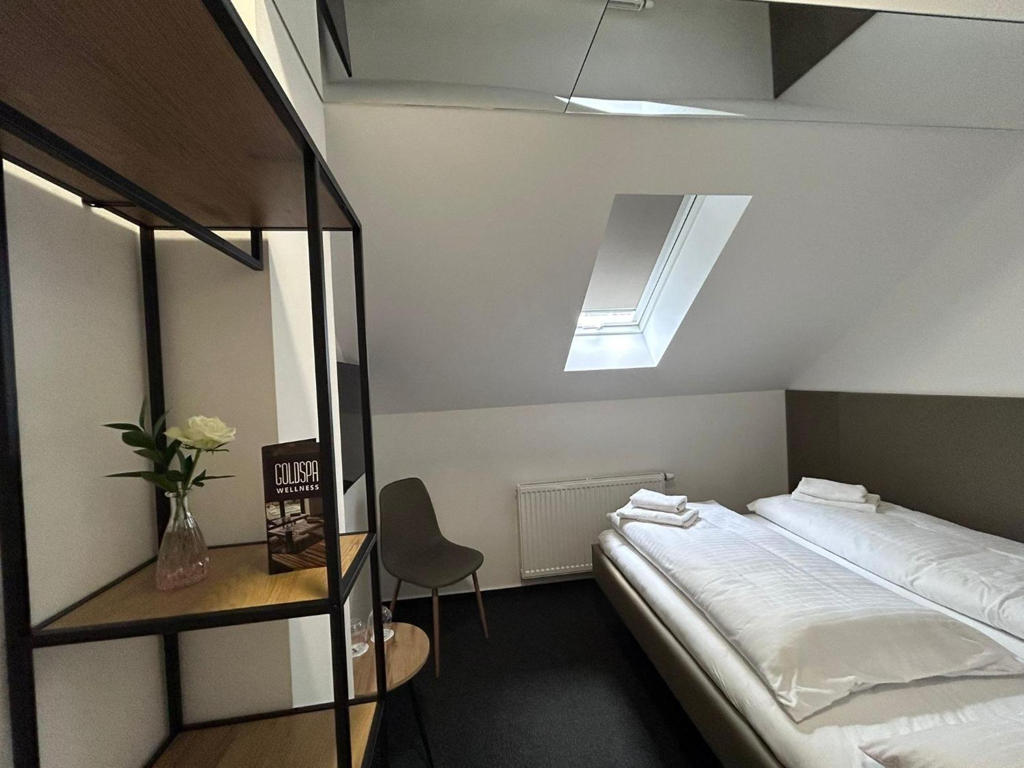 Golden Golem Hotel & Spa Прага Екстер'єр фото
