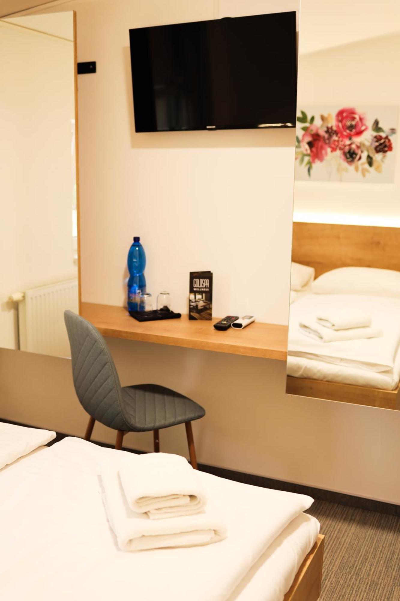 Golden Golem Hotel & Spa Прага Екстер'єр фото