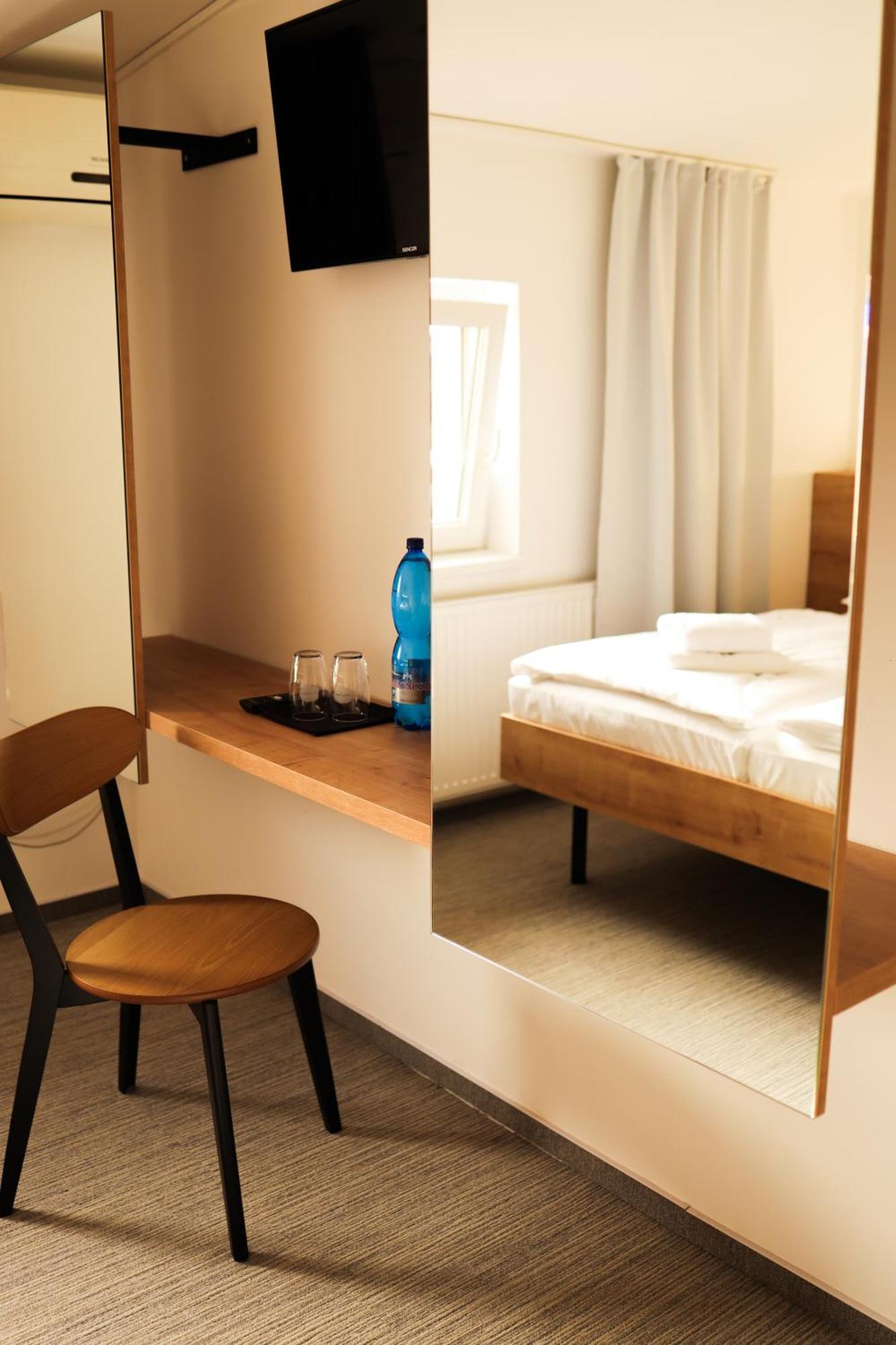 Golden Golem Hotel & Spa Прага Екстер'єр фото