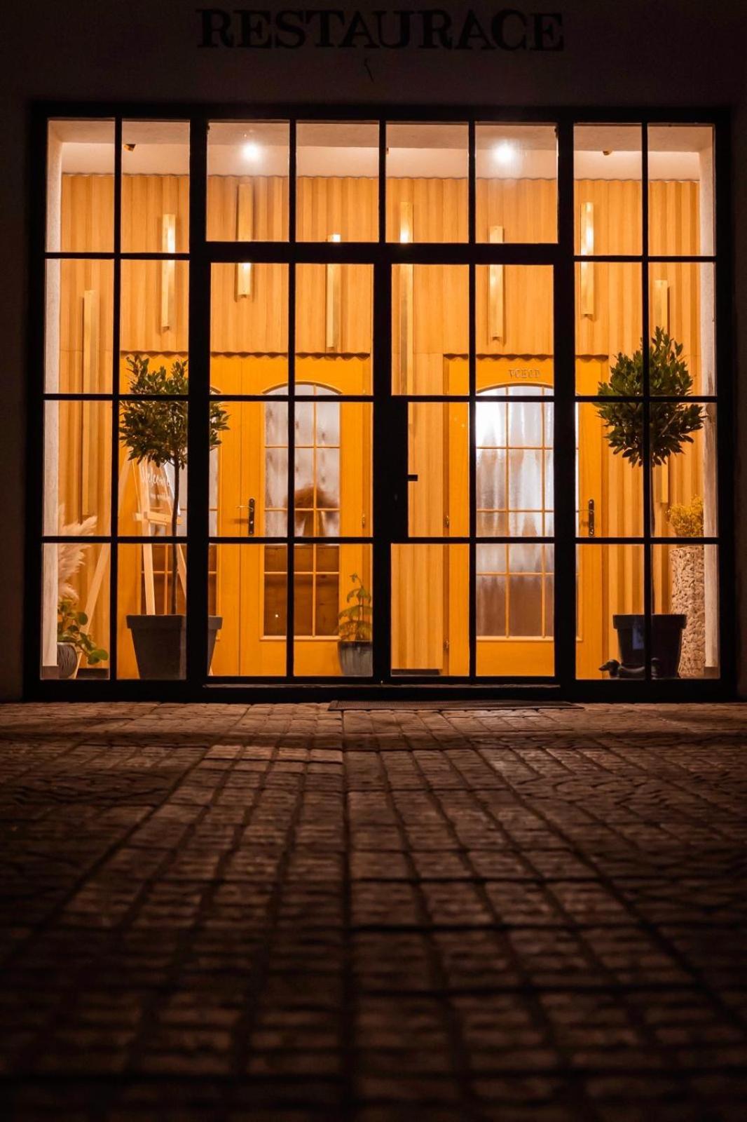 Golden Golem Hotel & Spa Прага Екстер'єр фото