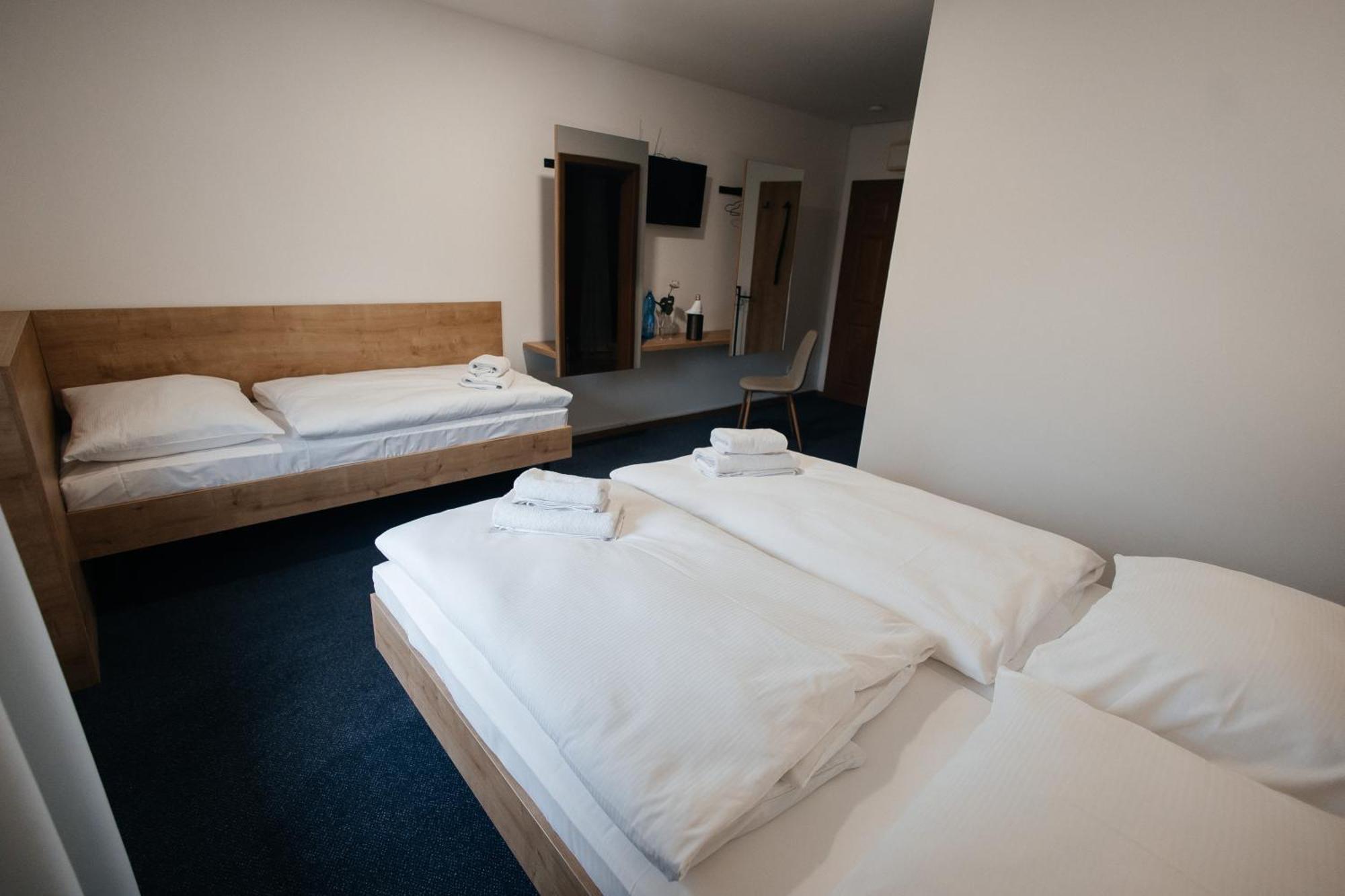Golden Golem Hotel & Spa Прага Екстер'єр фото