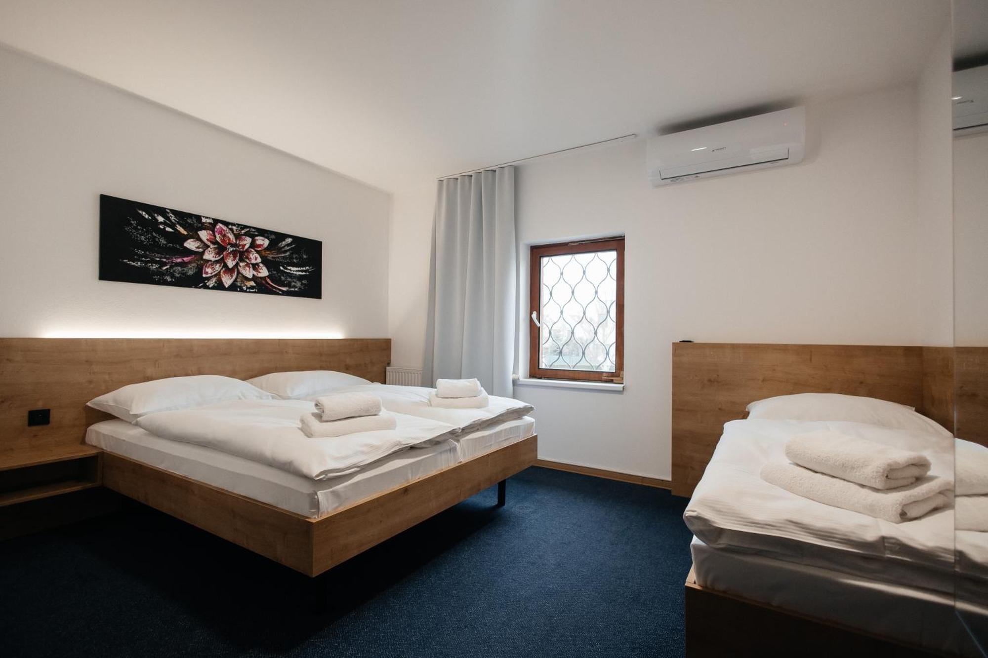 Golden Golem Hotel & Spa Прага Екстер'єр фото