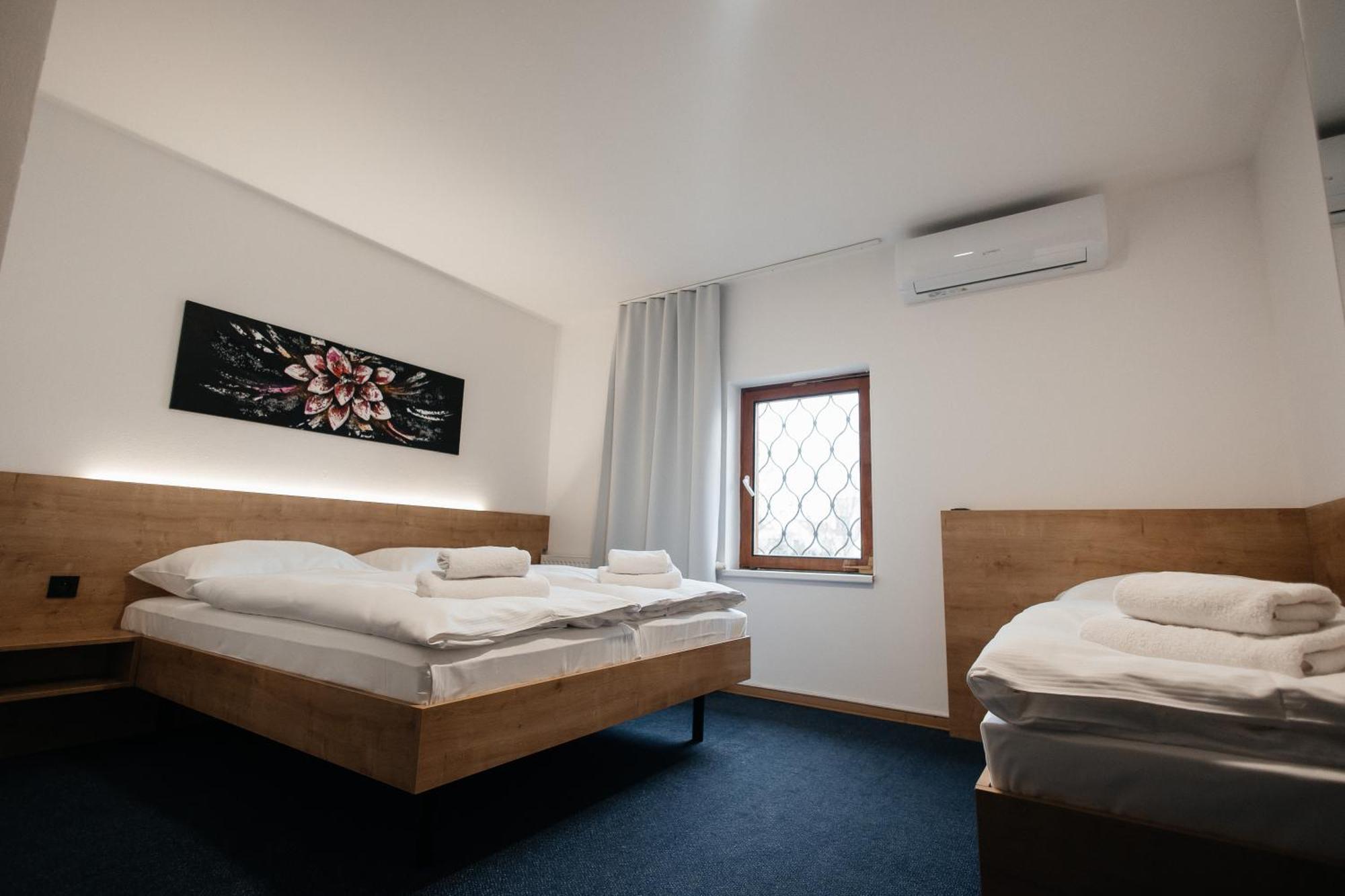 Golden Golem Hotel & Spa Прага Екстер'єр фото