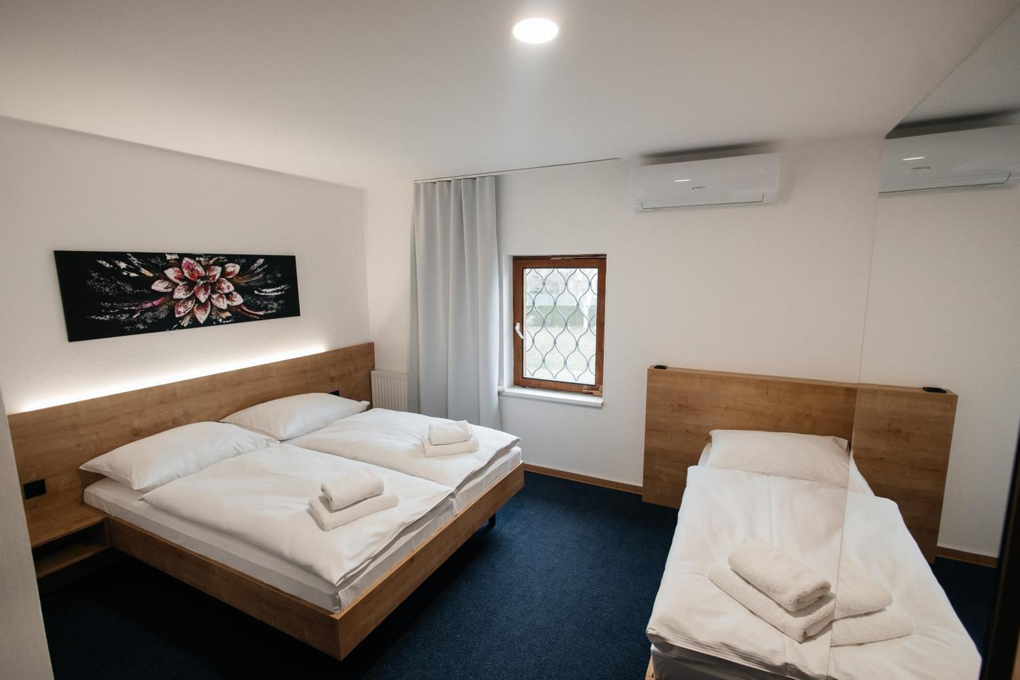 Golden Golem Hotel & Spa Прага Екстер'єр фото