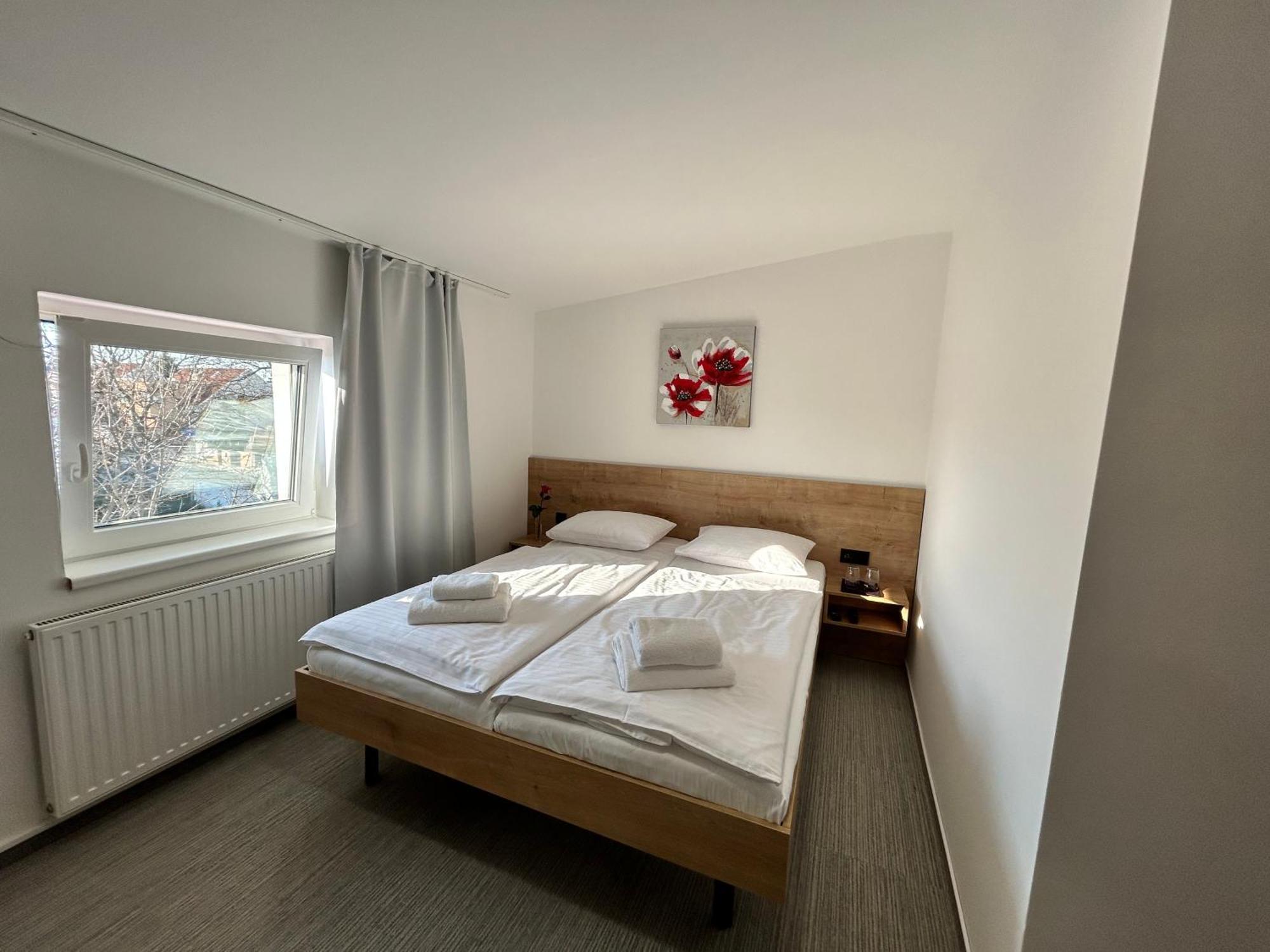 Golden Golem Hotel & Spa Прага Екстер'єр фото